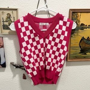 SHEIN V-Neck Sweater Vest in Pink and White Checkered Pattern